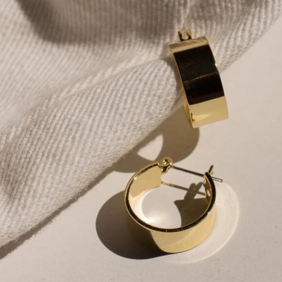 LUVAJ Gold POSITANO Hoops!｡･:*:･ﾟ★,｡･:*:･ﾟ☆｡･:*:･ﾟ★,｡･:*:･ﾟ☆ - Picture 1 of 3